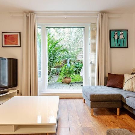 Charming 2-Bed Garden Flat Appartement Londen Buitenkant foto