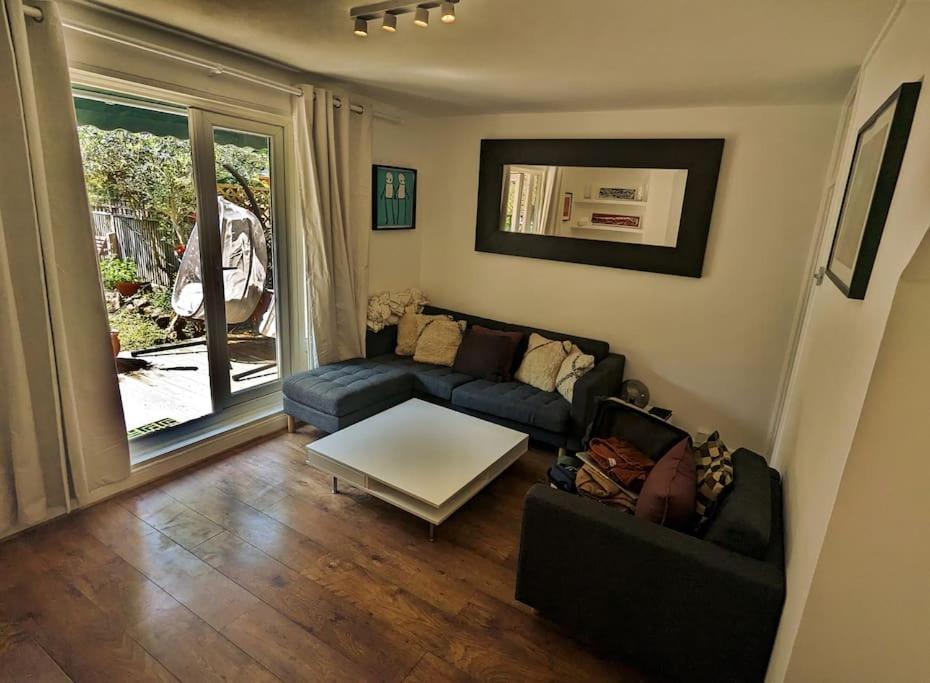 Charming 2-Bed Garden Flat Appartement Londen Buitenkant foto