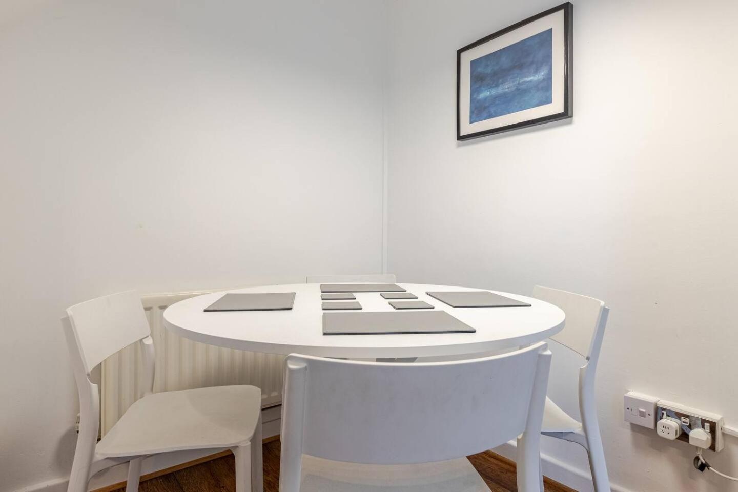 Charming 2-Bed Garden Flat Appartement Londen Buitenkant foto