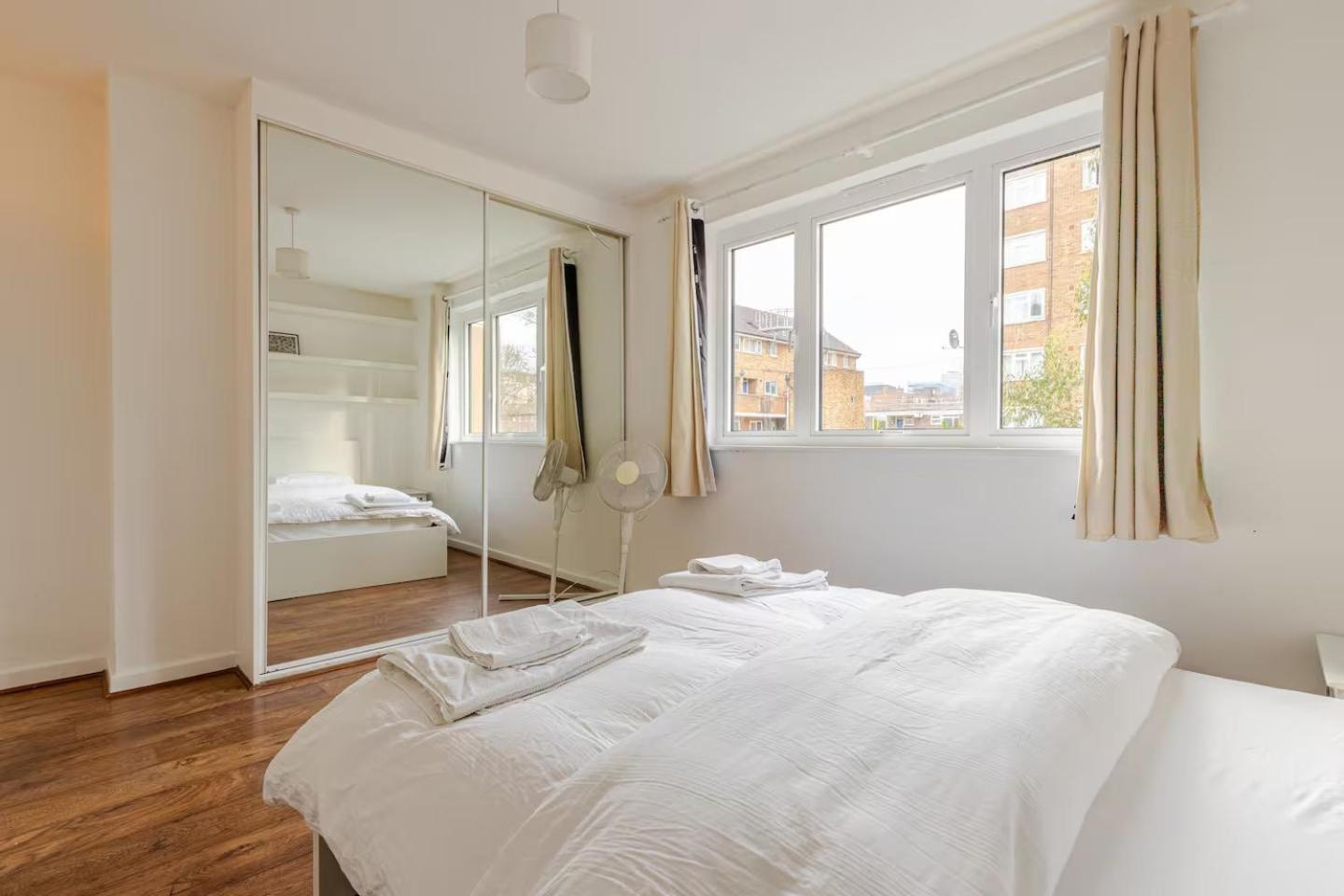 Charming 2-Bed Garden Flat Appartement Londen Buitenkant foto