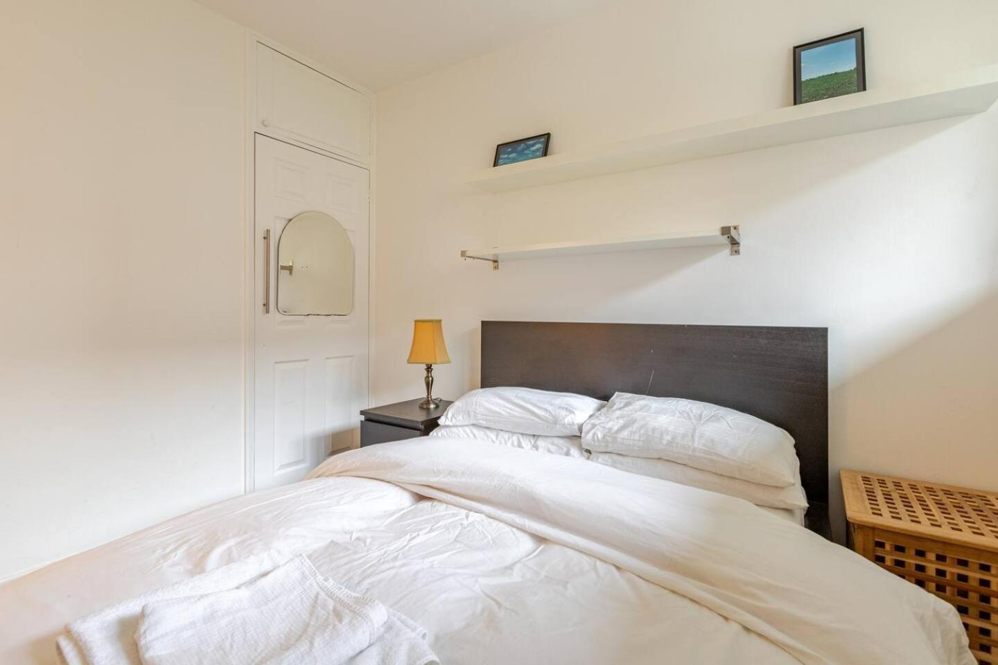 Charming 2-Bed Garden Flat Appartement Londen Buitenkant foto