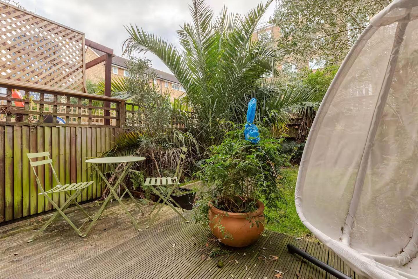 Charming 2-Bed Garden Flat Appartement Londen Buitenkant foto