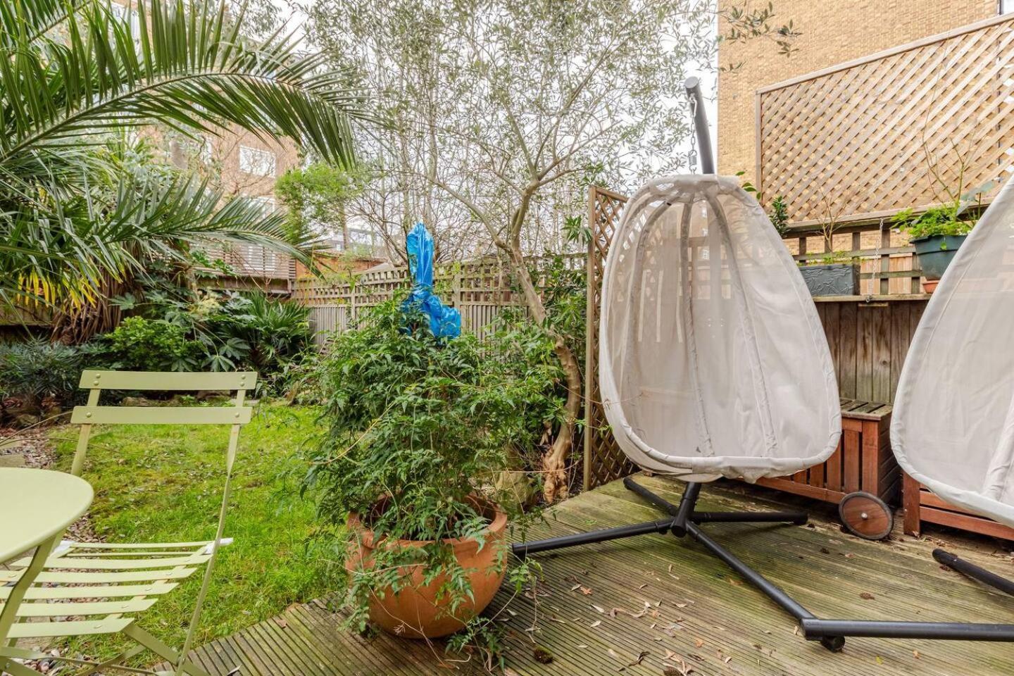 Charming 2-Bed Garden Flat Appartement Londen Buitenkant foto