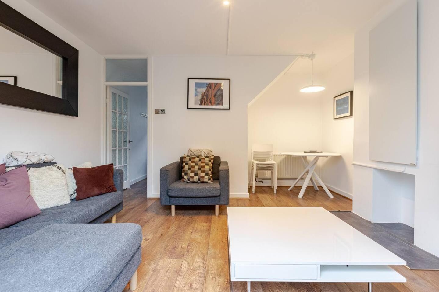 Charming 2-Bed Garden Flat Appartement Londen Buitenkant foto